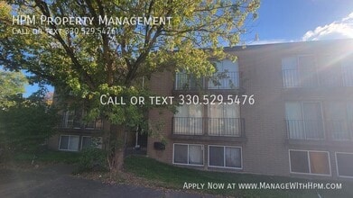 Building Photo - 717 E Waterloo Rd