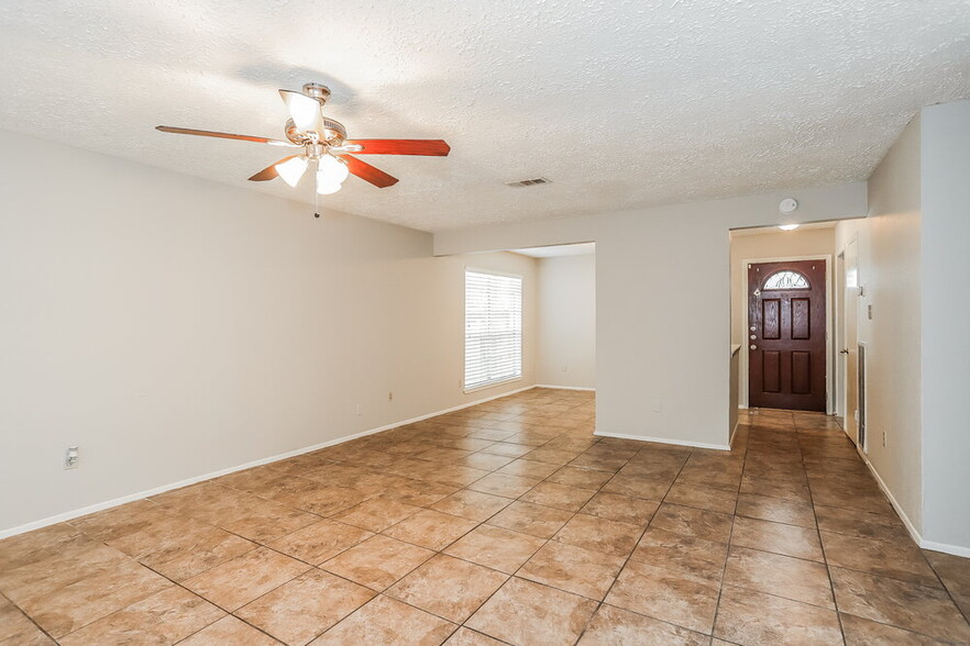 Building Photo - 14214 Bateau Dr