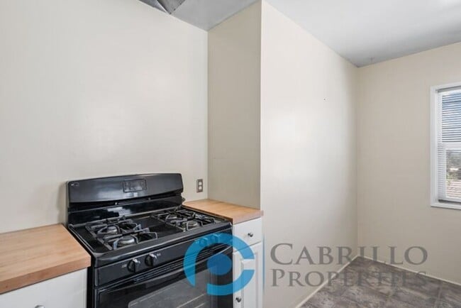 Building Photo - 4334 Cleveland Ave