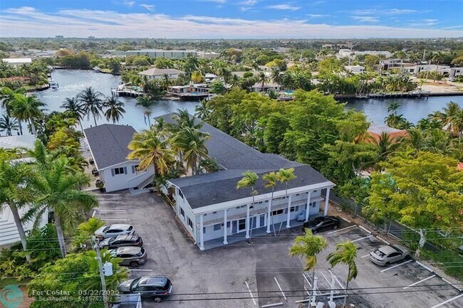Building Photo - 1821 Middle River Dr