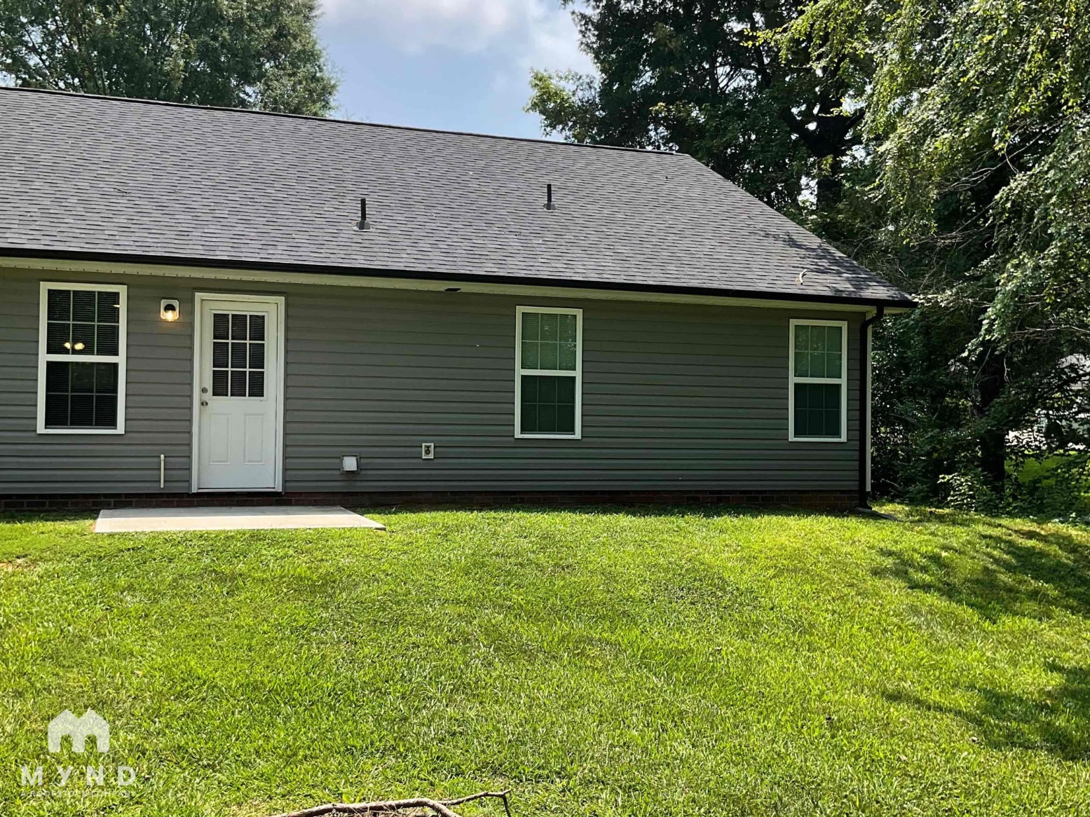 Building Photo - 782 Skyland Dr