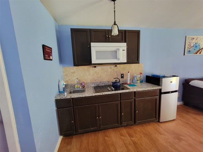 Building Photo - 25303 Helms Dr