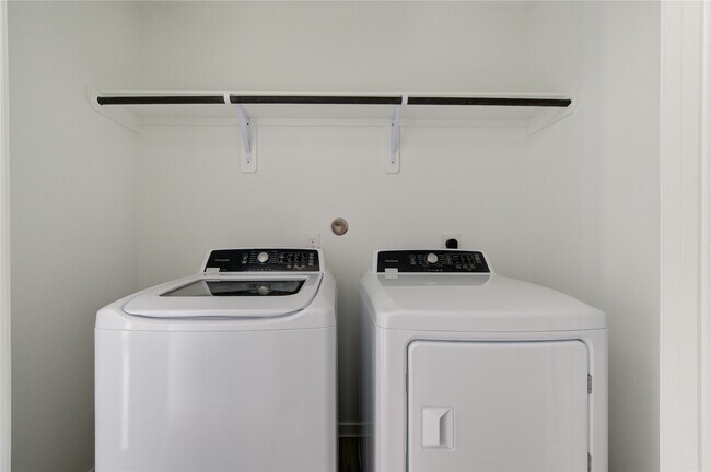 Building Photo - 26811 Prairie Smoke Ln