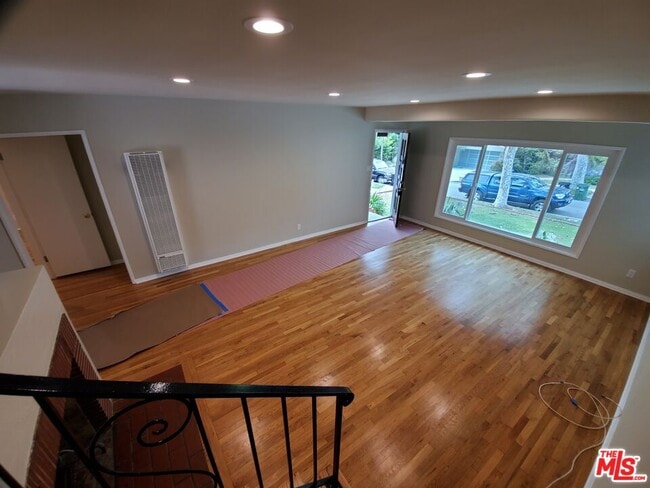 Building Photo - 676 Bienveneda Ave