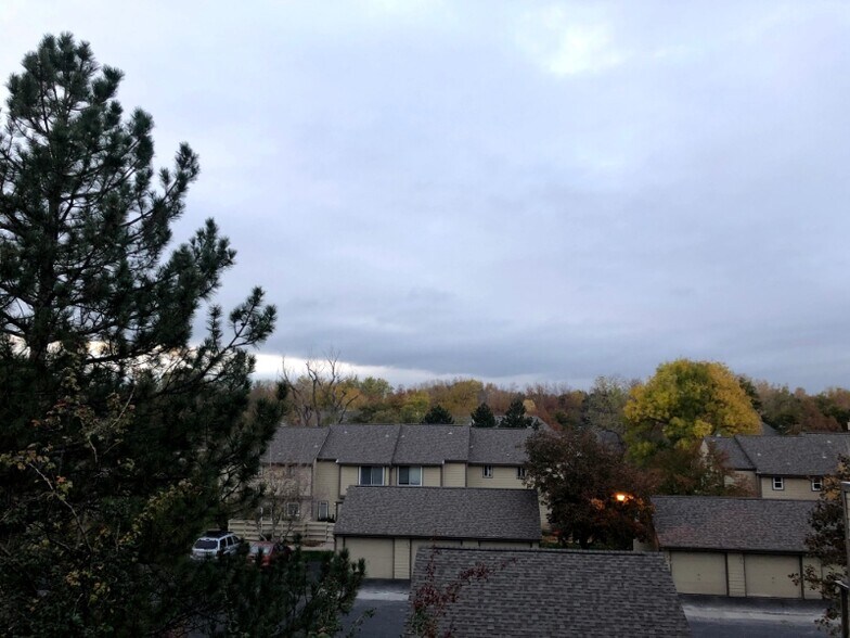 Building Photo - 3465 Lochwood Dr