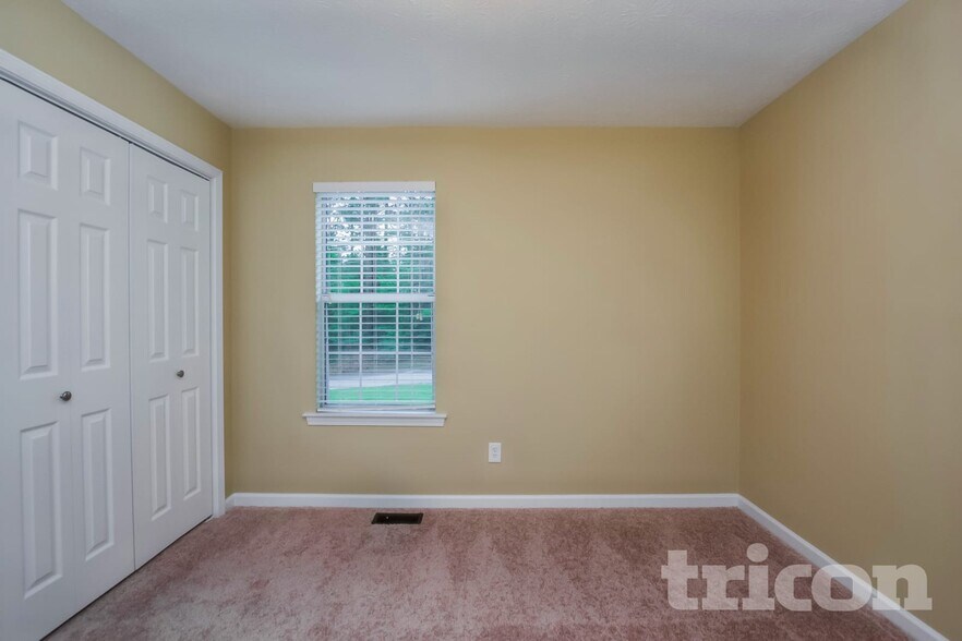 Building Photo - 48 Hale Haven Dr