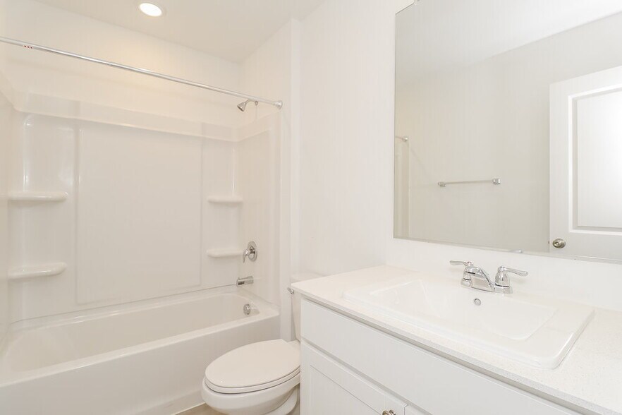 Building Photo - 1239 Maple St