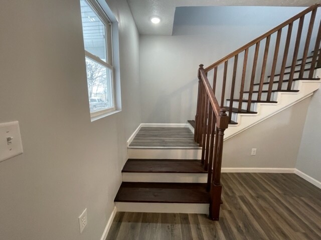 Building Photo - 809 S George Ave