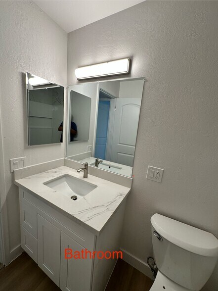 Building Photo - 2655 Edison St