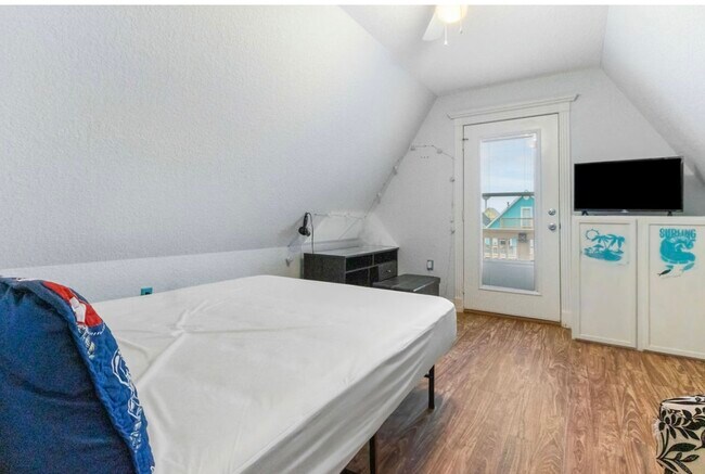 Building Photo - 222 Sandpebble Pl