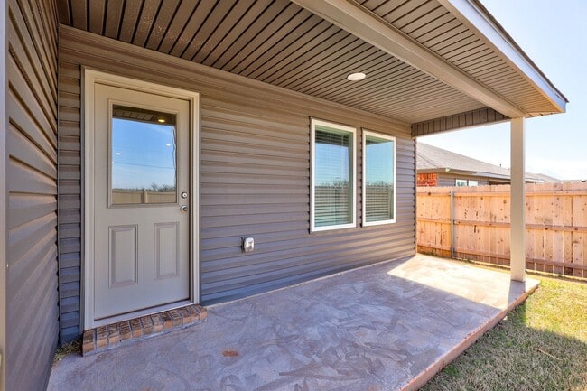 Building Photo - 4109 Sara Pk Dr