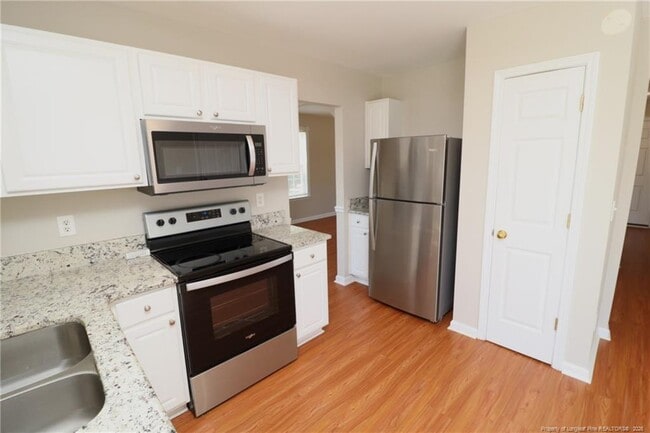 Building Photo - 120 Downing Bluff Dr