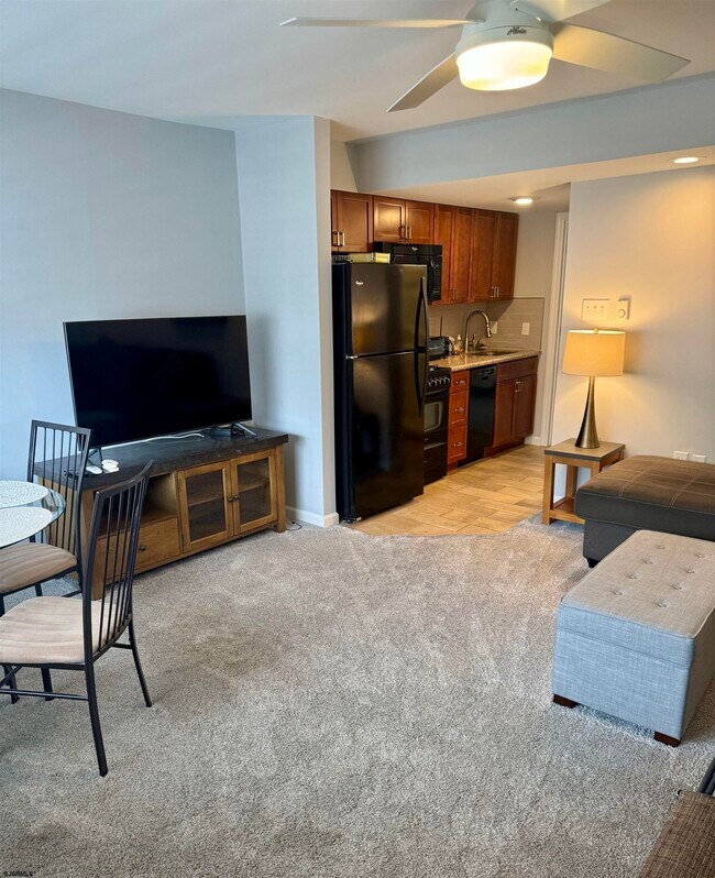 Building Photo - 130 N Adams Ave