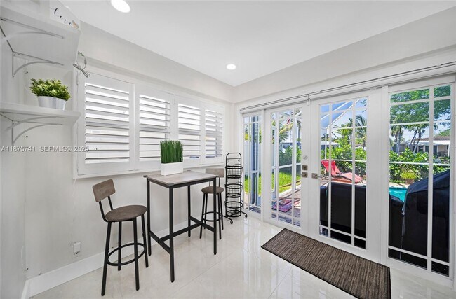 Building Photo - 31 SE 12th St