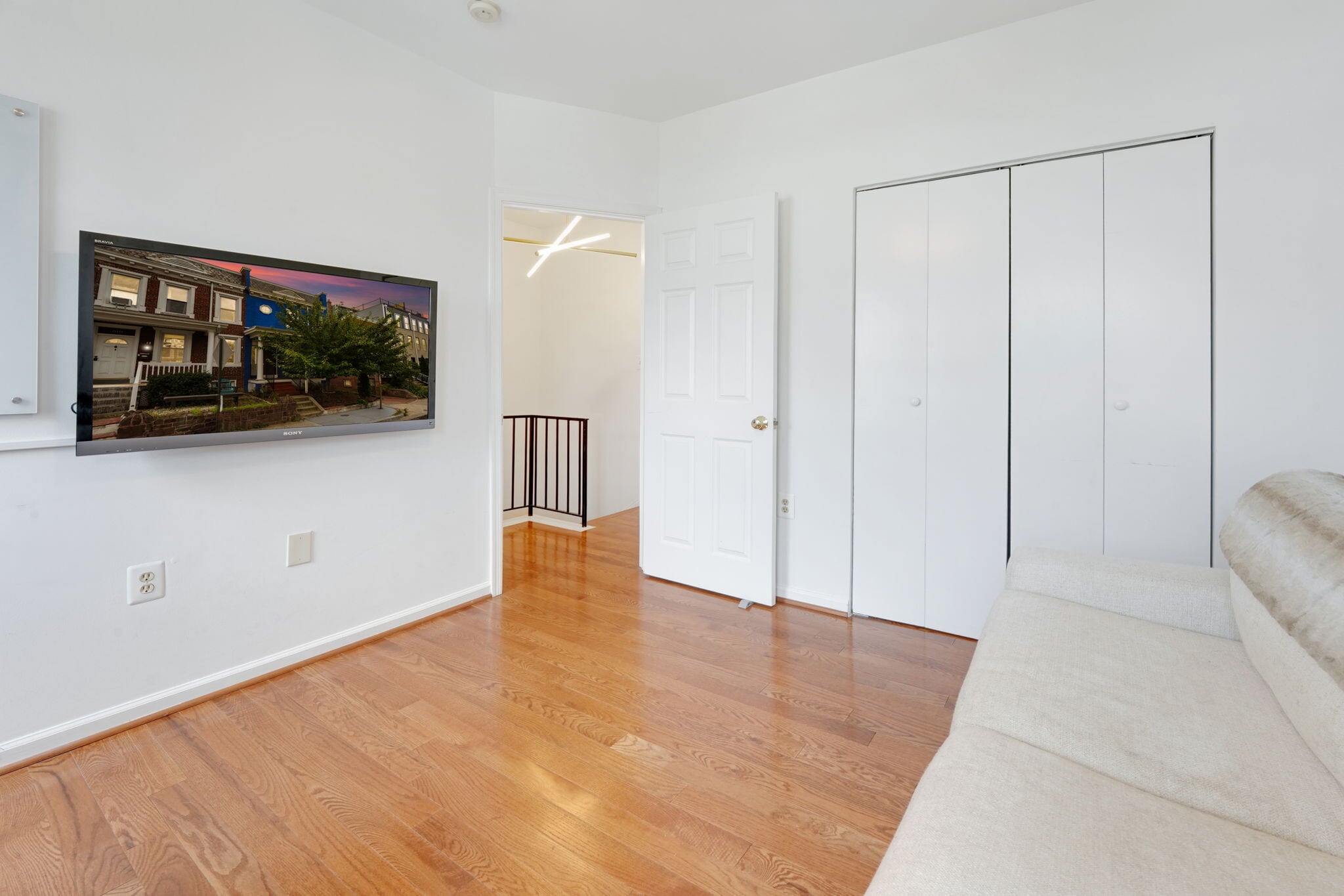 Building Photo - 520 Lamont St NW