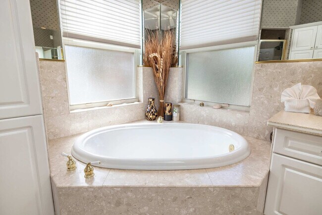 Building Photo - 763 Jacqueline Ln