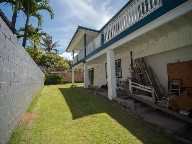 Building Photo - 1379 Owaka St