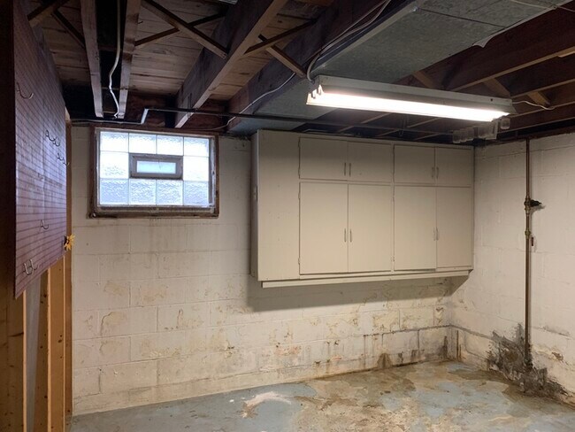 Building Photo - Great Home in South Broad Ripple!
