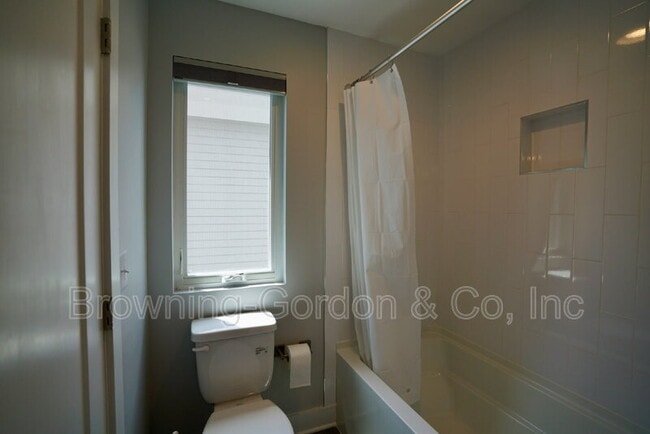Building Photo - 2900 Torbett St