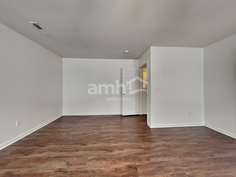 Building Photo - 1806 Hockley Blvd