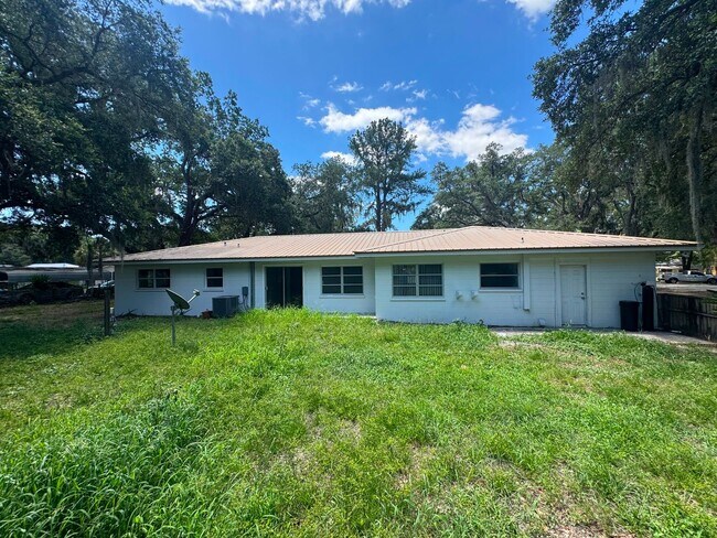 Building Photo - No HOA. Oversized 3/2 Home. NEW PHOTOS COMING SOON
