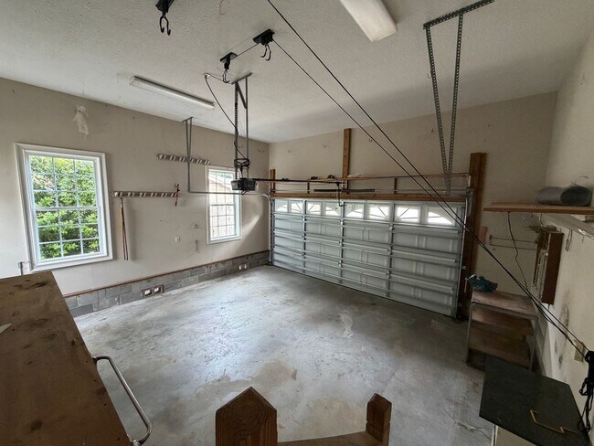 Building Photo - 105 Serenity Ln