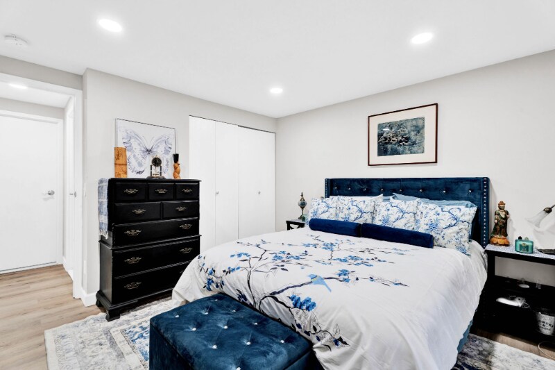 Building Photo - 6 Roanoke Ln