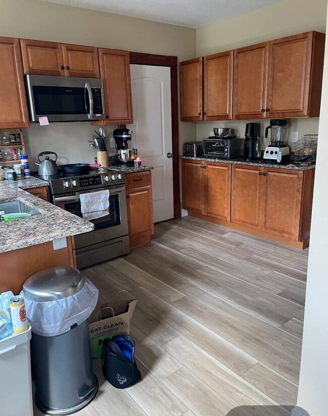 Building Photo - 14 Bardwell St