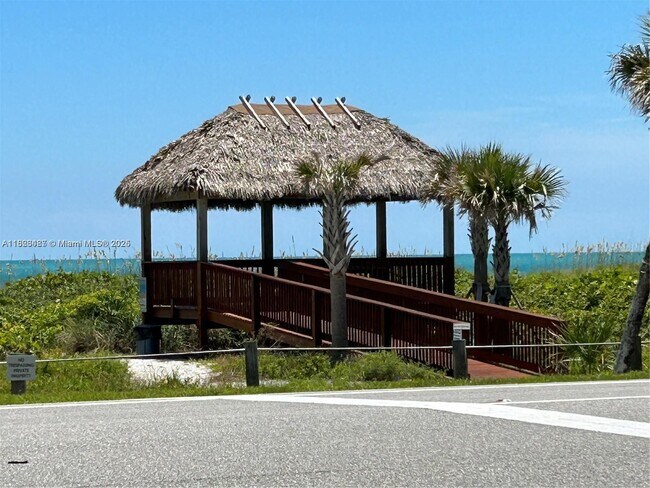 Building Photo - 5151 N Hwy A1A