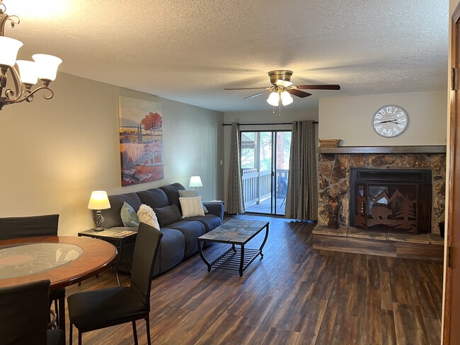 Building Photo - 214 Metz Dr