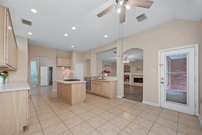 Building Photo - 5807 Bayberry Way