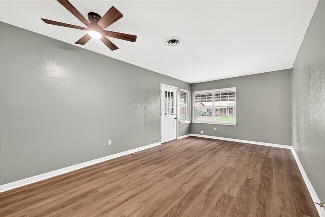 Building Photo - 8666 Candy St