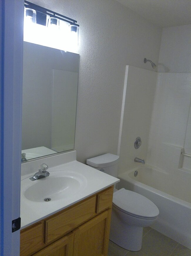 Building Photo - A3085