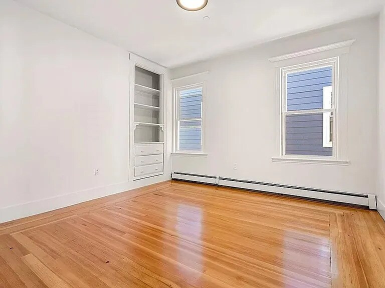 Building Photo - 27 Hancock St