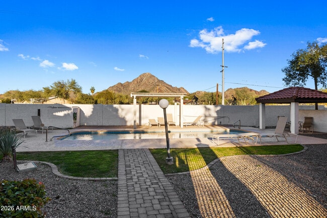 Building Photo - 1920 E Maryland Ave