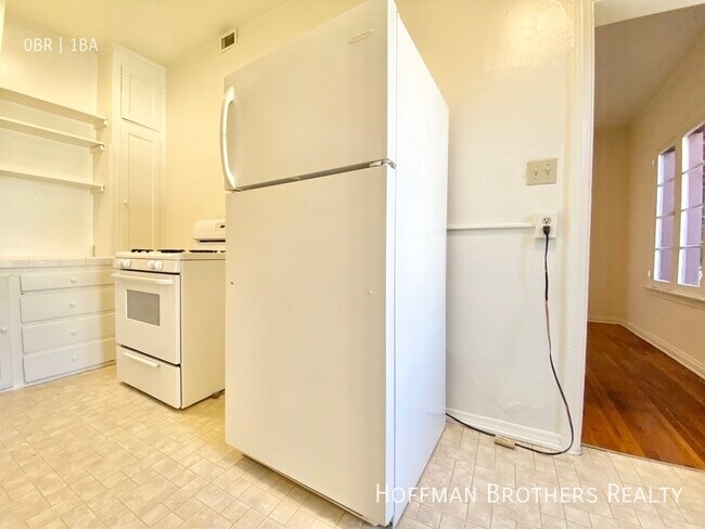 Building Photo - 834 Sanborn Ave