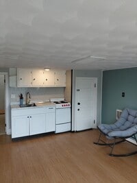 Building Photo - 549 Bennington St