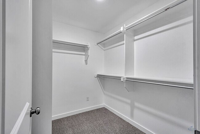 Building Photo - 1306 E 94th St