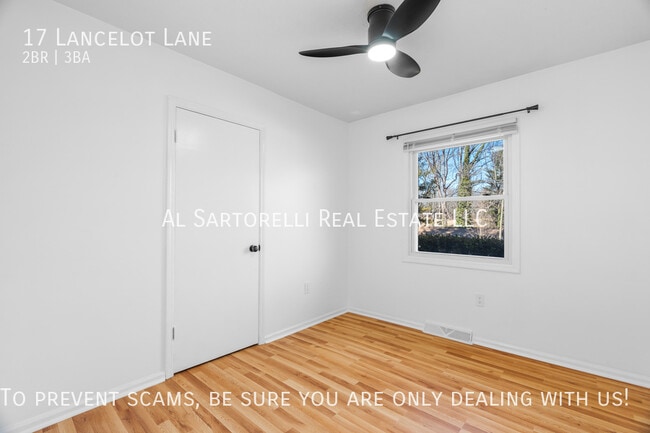 Building Photo - 17 Lancelot Ln