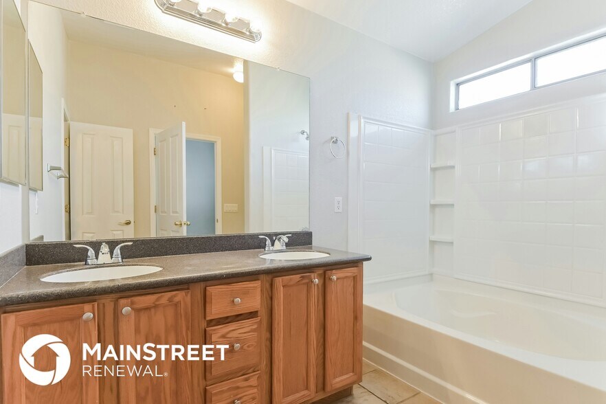 Building Photo - 7339 E Weeping Willow Dr