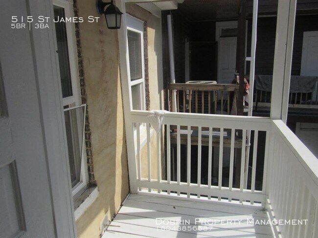 Building Photo - Renovated 5 Bed: New Patio & Backyard!