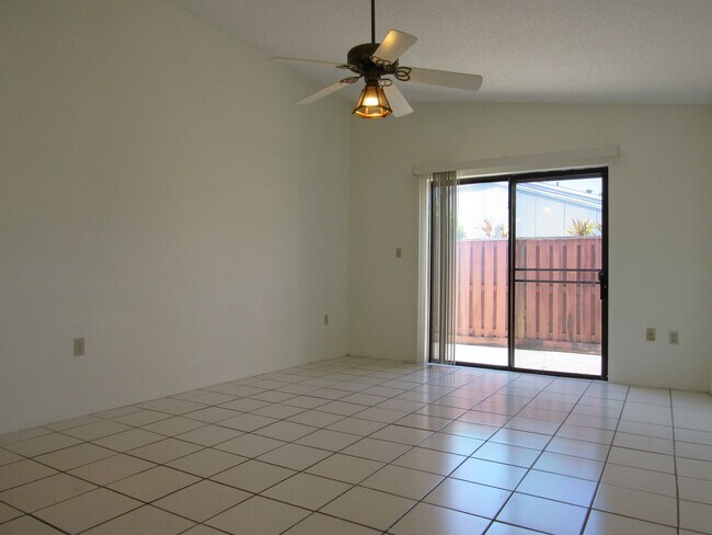 Building Photo - Cedarbend 5266-2