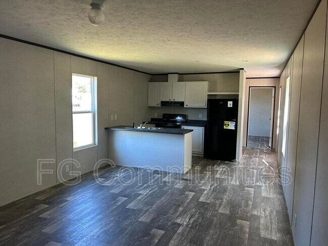 Building Photo - 101 Pistol St