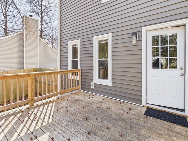 Building Photo - 12024 Lockett Ridge Ave