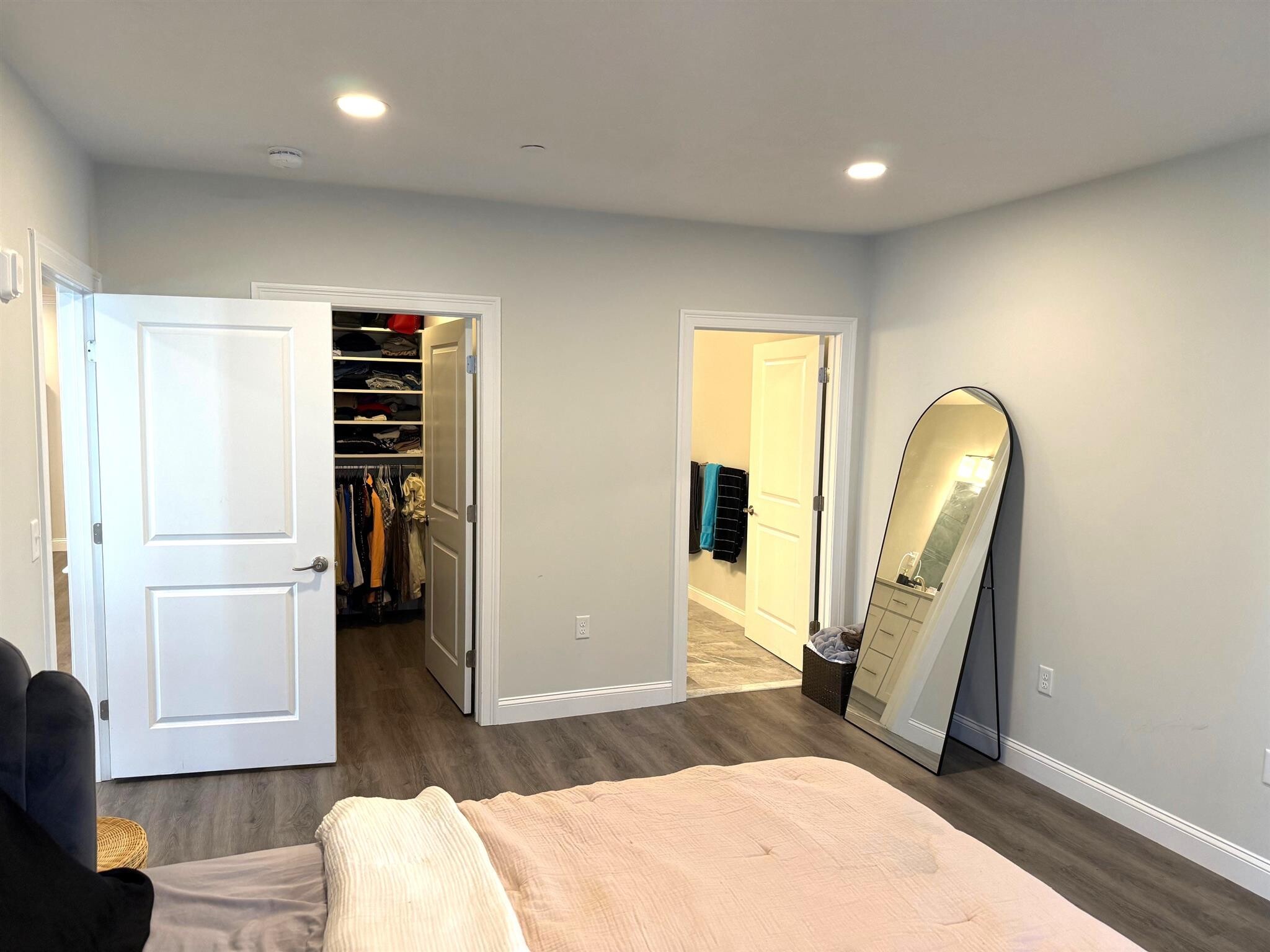 Building Photo - 320 Middlesex Ave