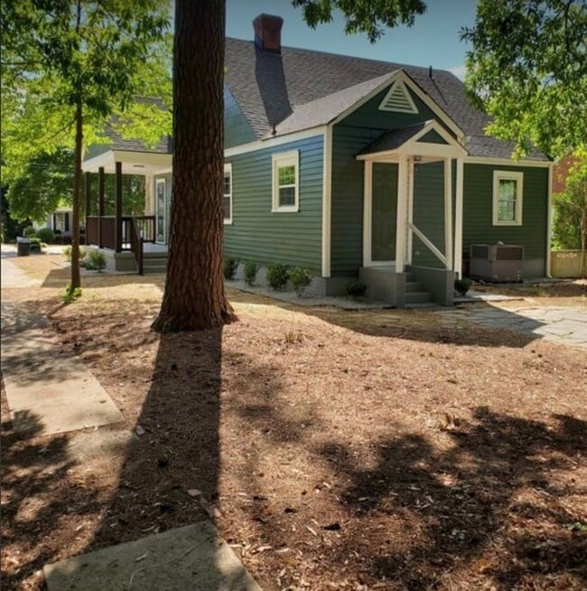 Building Photo - 1518 Anderson St NW