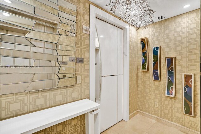 Building Photo - 15901 Collins Ave