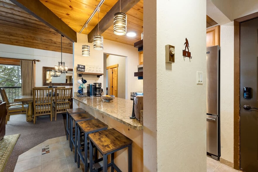 Building Photo - 500-504 4 O'Clock Rd