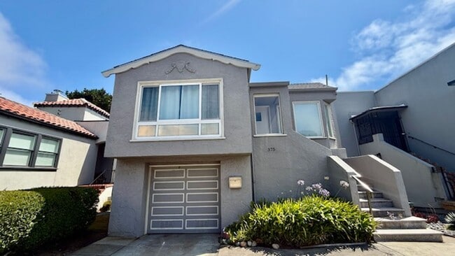 Primary Photo - Updated 4BR/2BA Single Family Home in Cove...