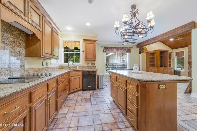 Building Photo - 403 Phoenix Dr